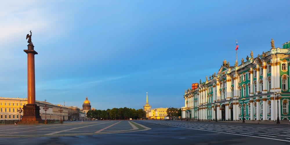 Санкт-Петербург, Дворцовая площадь — отправная точка для поездки в Карелию